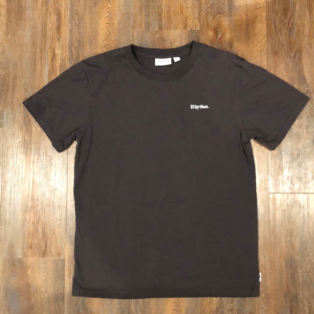 RHYTHM. TEE